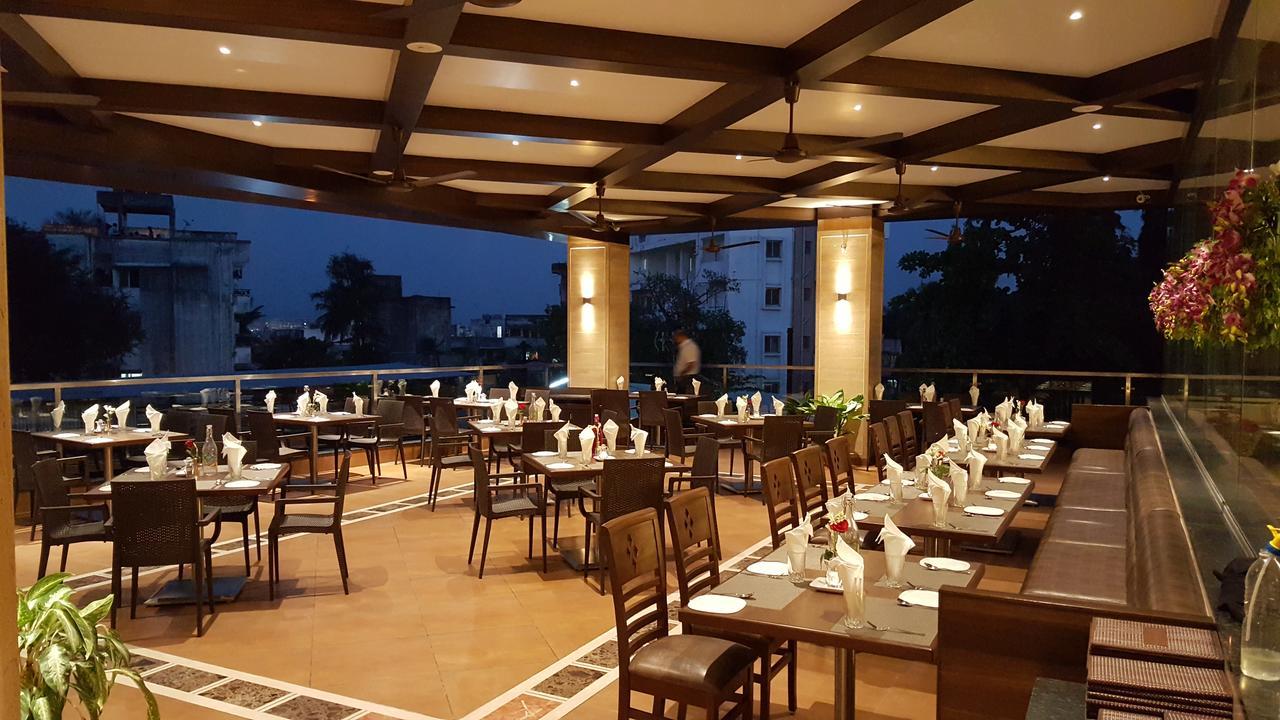 Hotel Ayodhya Kolhápur Kültér fotó